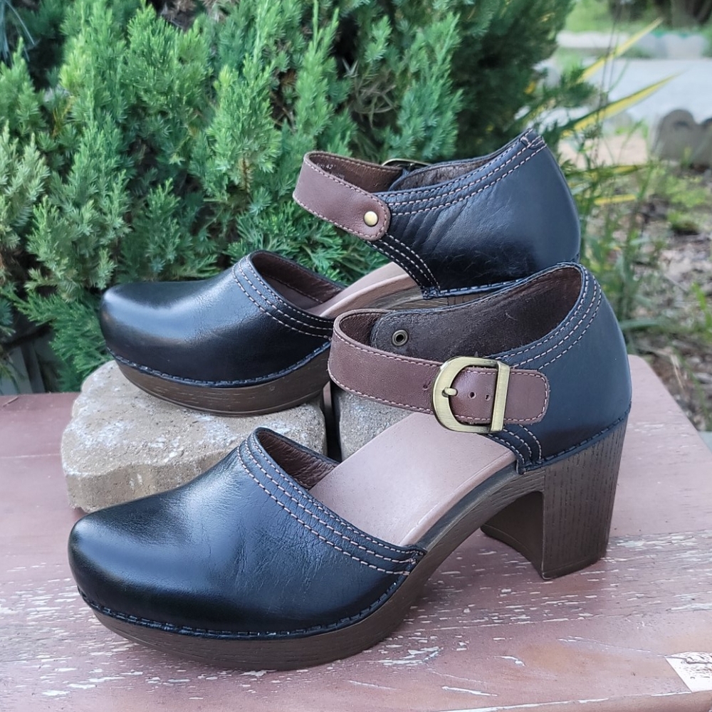 Dansko Women's Mary Jane Black Leather Shoes 42